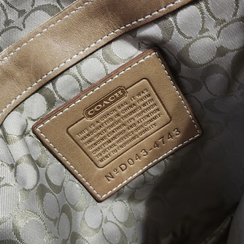 Vintage y2k Coach Tan and brown suede crossbody bag - Picture 9 of 11